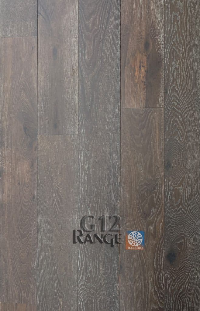modern-engineered-oak-flooring-living-room.webp - modern living room with engineered oak plank flooring