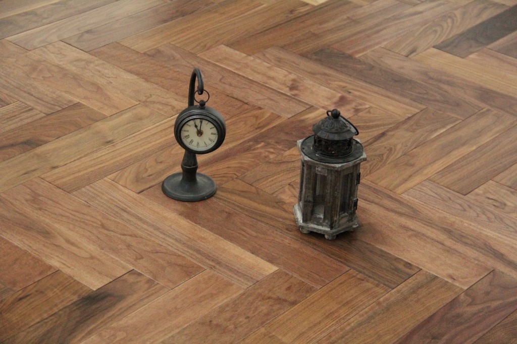 Walnut Herringbone Flooring | 600x90x18/4mm | Lacquered