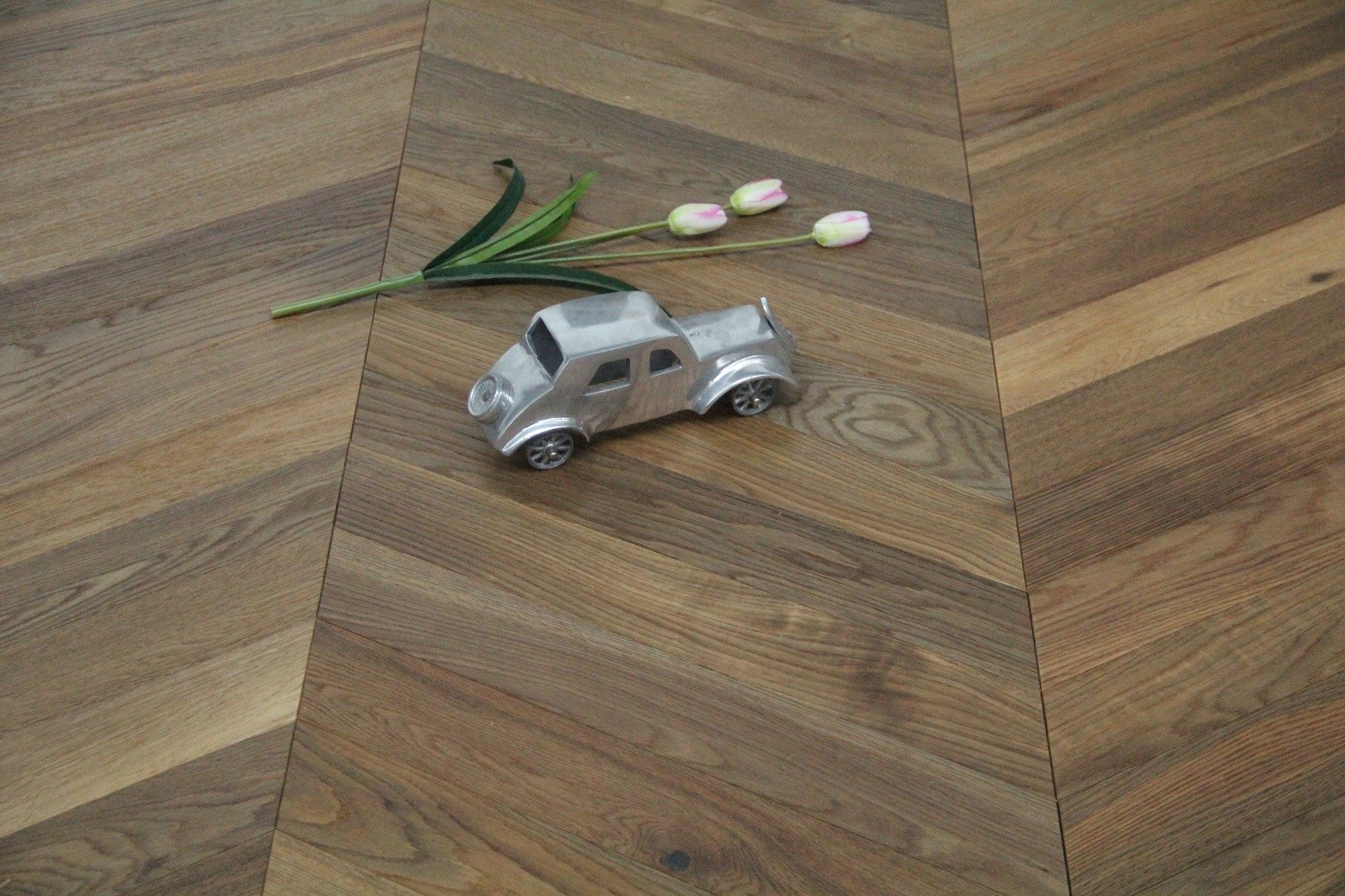 Oak Chevron Flooring | 600x90x18/4mm  | Smoked & Brushed & Natural Oiled